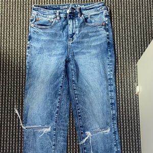 High Waisted Straight Leg Jean (American Eagle)